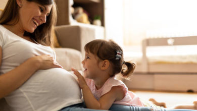 تجارب أعراض الحمل ببنت خلال شهور الحمل التسعة